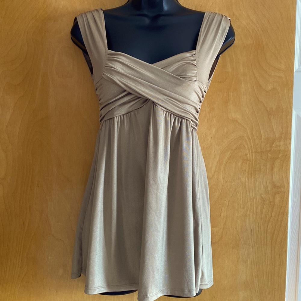 F21 size S champagne sleeveless top